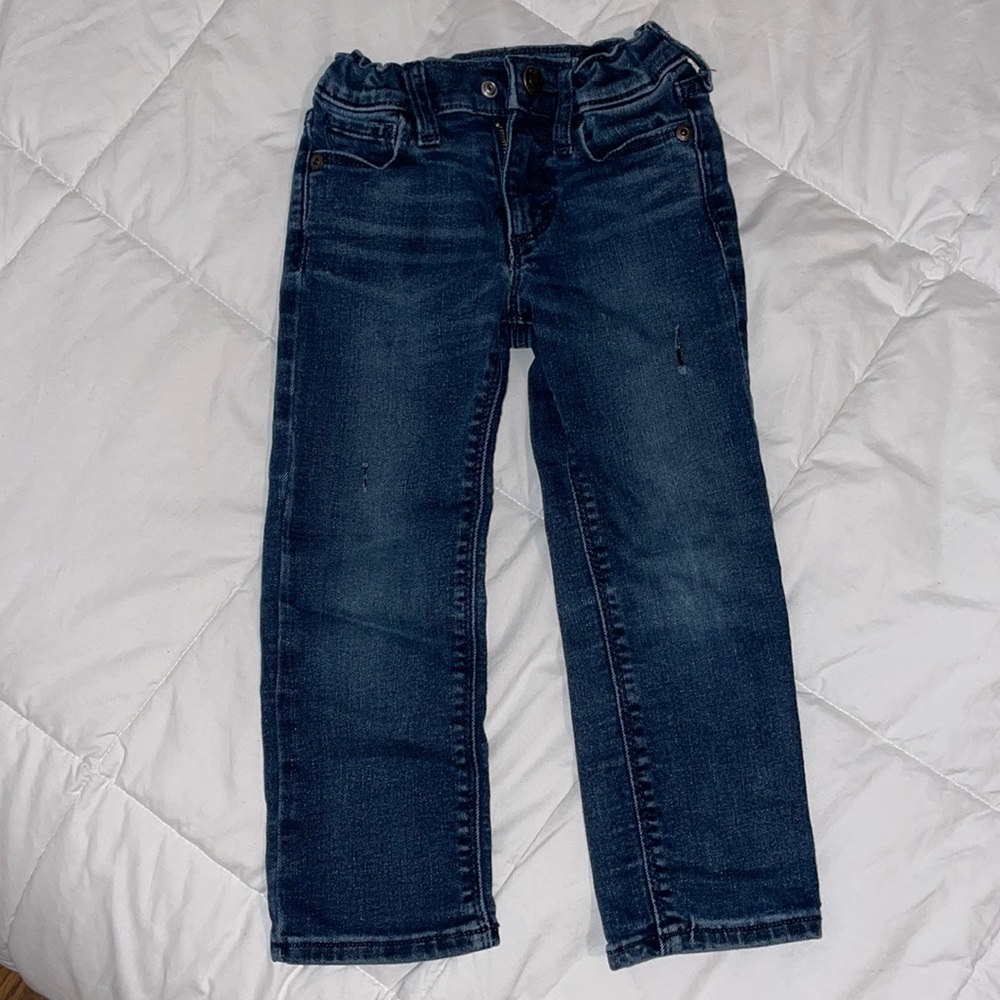 Distressed/straight leg/dark wash.  Old Navy 3T.  Adjustable waist.